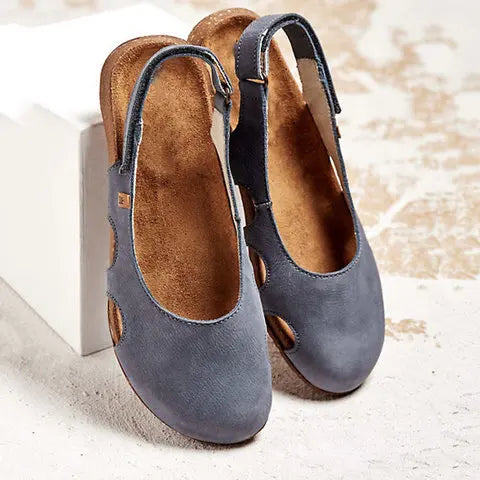 Ravena - Flache Ledersandalen mit Riemen hinten