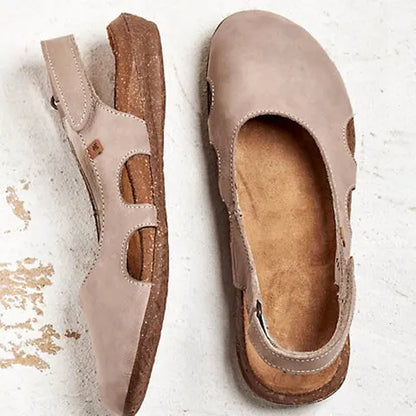 Ravena - Flache Ledersandalen mit Riemen hinten