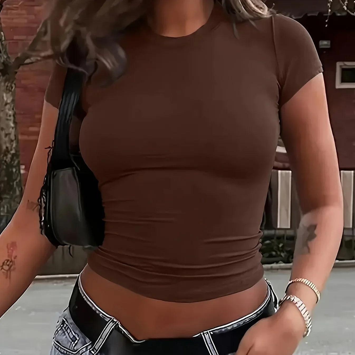 Mona - Damen Crop Top mit kurzen Ärmeln und Rundhalsausschnitt